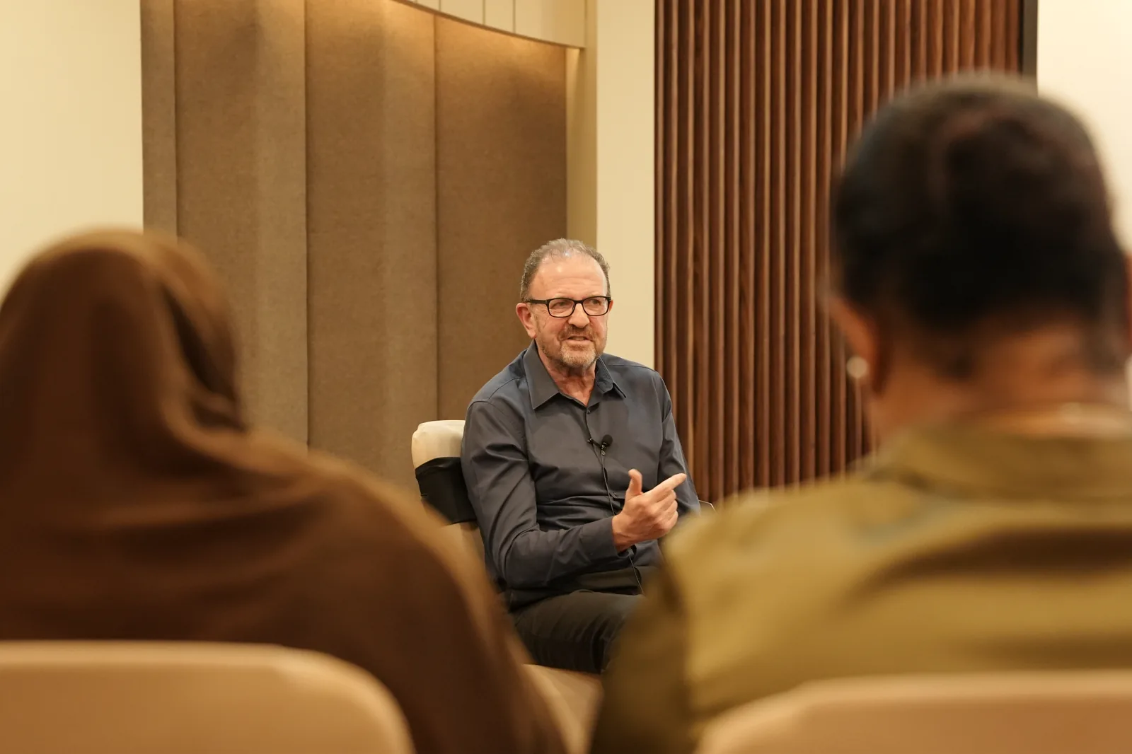 Dr John Crimmins leading a live CBT practicum session